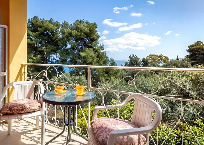 Alexandros By Estia Aparthotel 3*