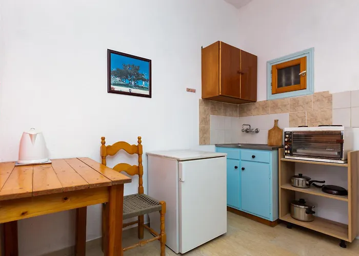 Aparthotel Alexandros By Estia
