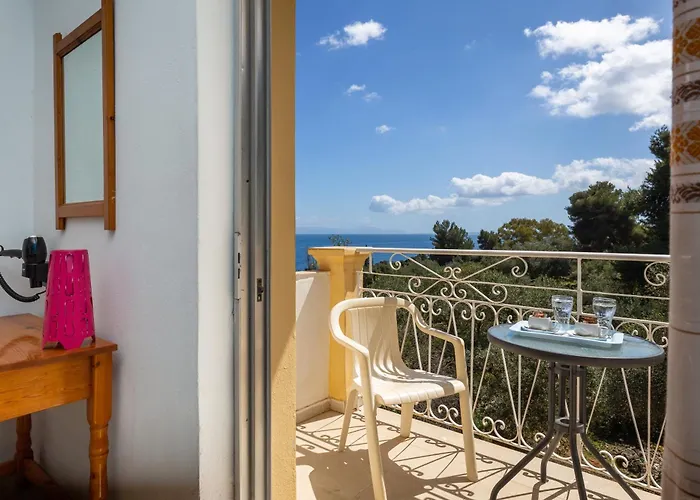 Aparthotel Alexandros By Estia 3*